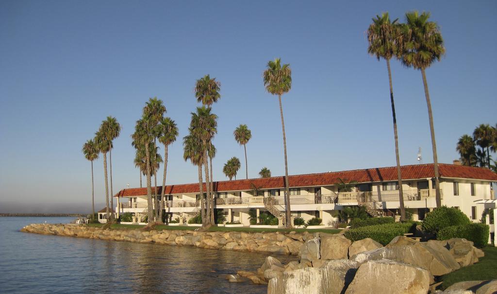 Oceanside Marina Suites - A Waterfront Hotel Exterior foto